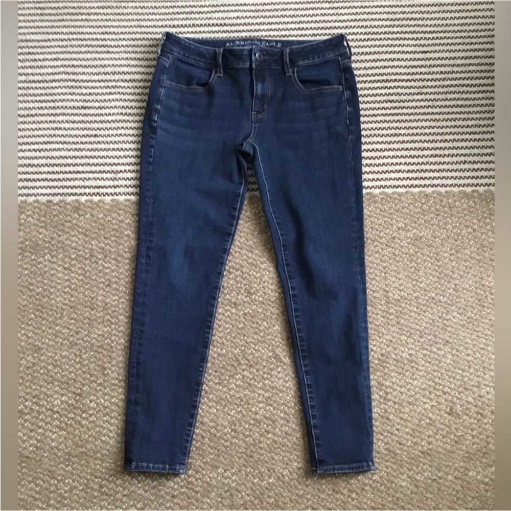 AMERICAN EAGLE OUTFITTERS